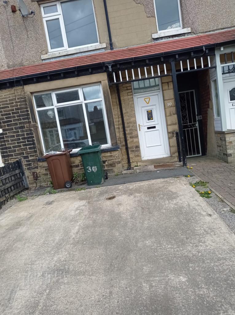 Wibsey. Briggs Avenue off Moore Avenue BD63AS. 3 Bedroom House Available.