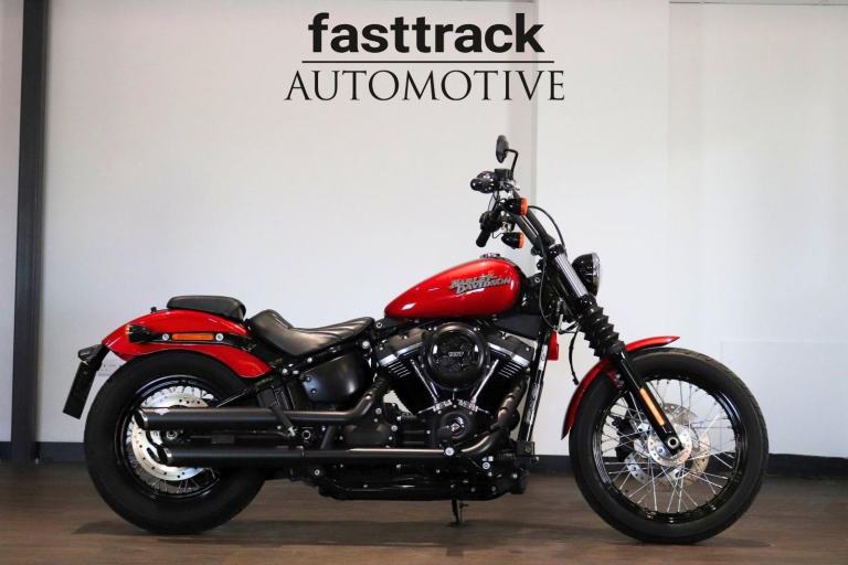 Harley-Davidson FXBB STREET BOB 1745 - 2020 - VANCE & HINES - VERY CLEAN