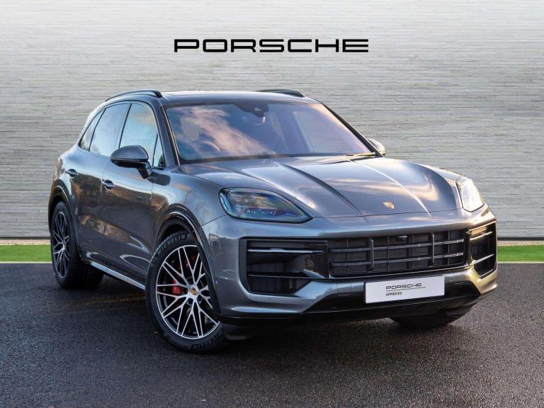 2025 Porsche Cayenne GTS Estate Petrol Automatic