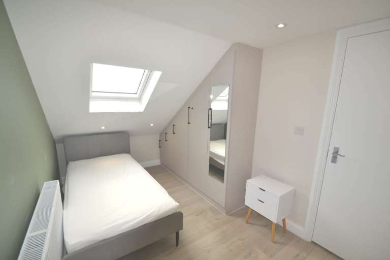 Studio flat in Framfield Road, London
