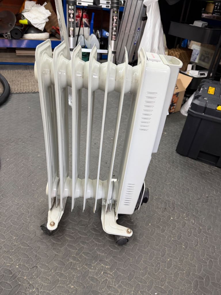 FREE - Daewoo 1500w Oil Heater