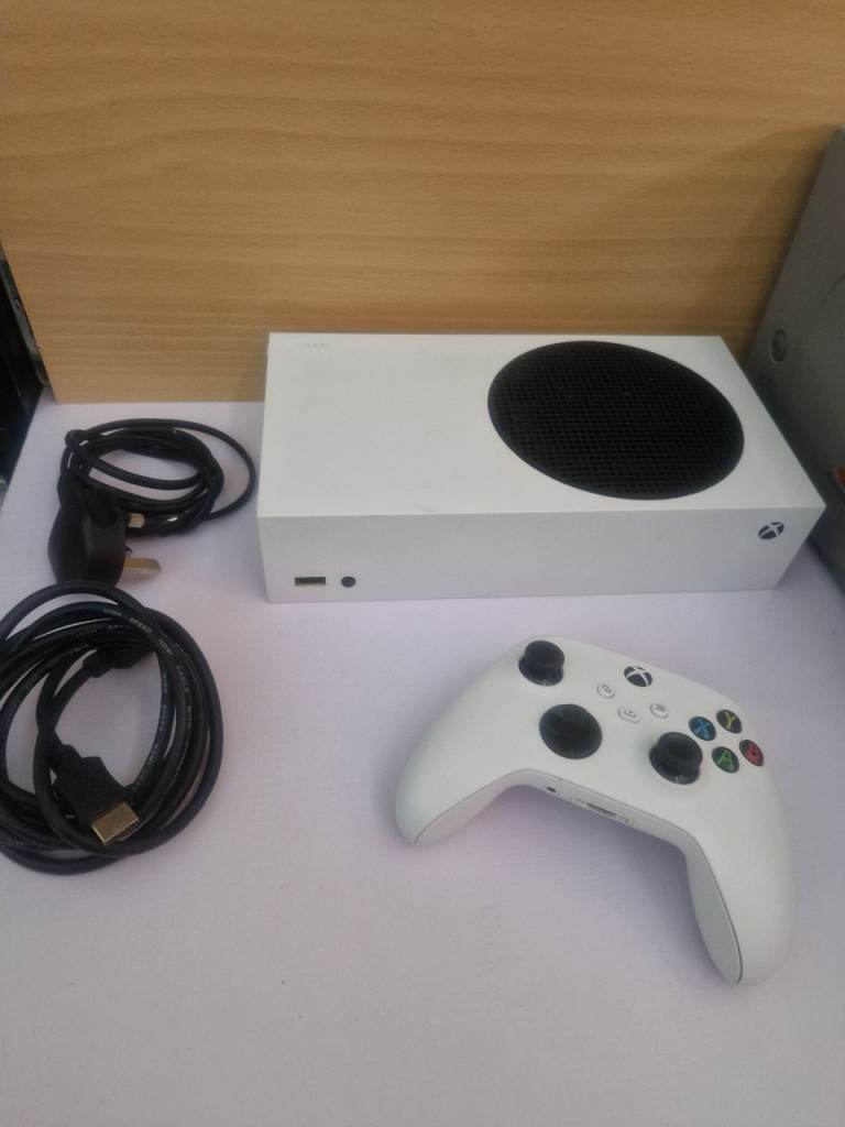 Xbox series s console 
