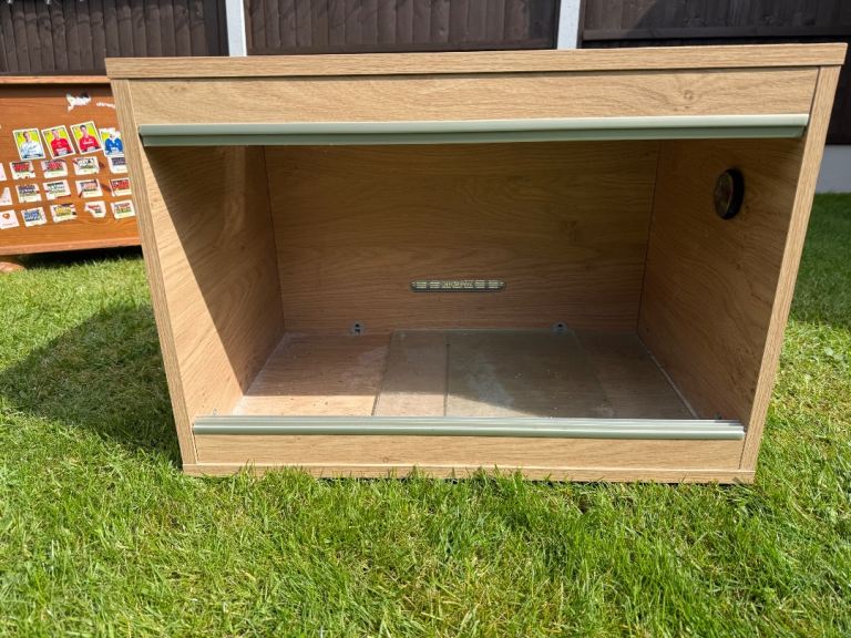 Wood vivarium with glass doors