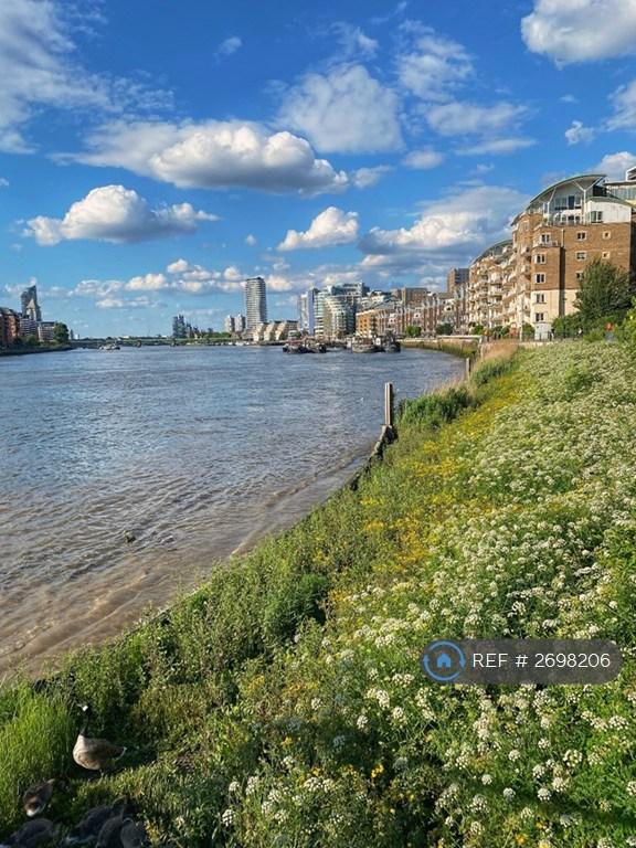 2 bedroom flat in Juniper Drive, London, SW18 (2 bed) (#2698206)