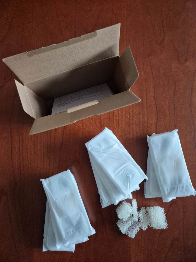 Faroro Cat Water Fountain Replacement Filters, 8 Pieces of Fliters + 8 Pieces of Sponges