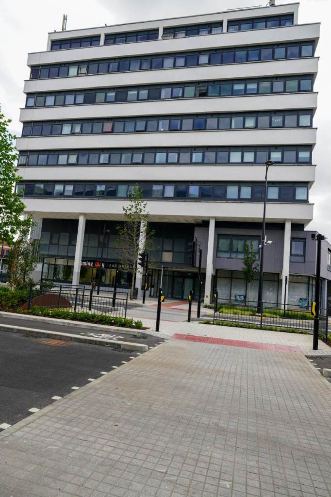 Furnished Luxurious 2 double bedrooms apartment for rent in Swindon Town Centre