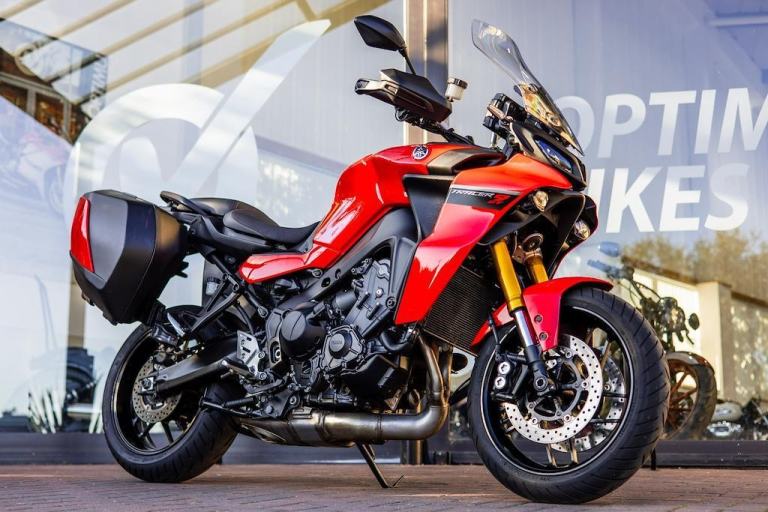Yamaha Tracer 9 GT ! PANNIERS ! STUNNING