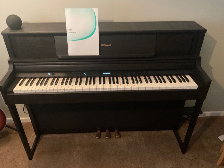 Roland LX705 digital piano