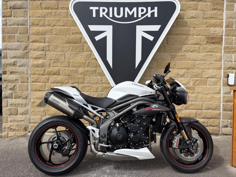 2018 Triumph speed Triple 1050 RS - Arrow silencers - Heated grips Low mileage