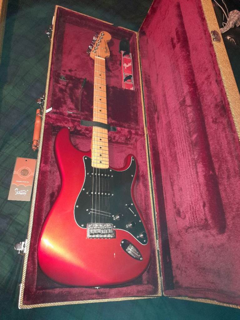Fender Stratocaster  60th anniversary 2006  complete with tweed style hard case