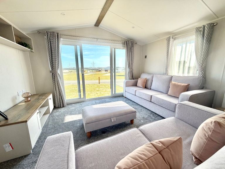 Cheap static caravan near the coast patio doors brand new 