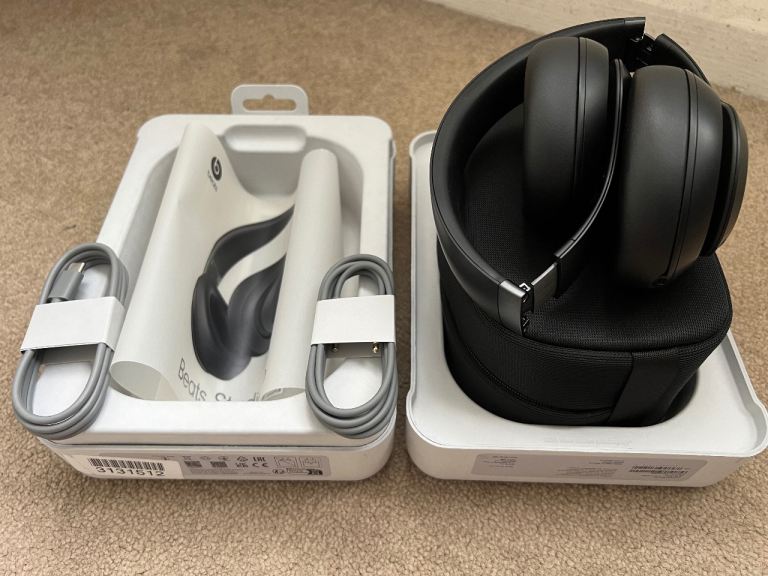 Beats studio pro black with warranty 