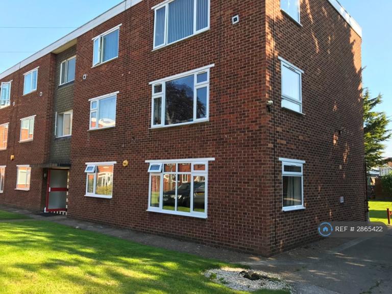 2 bedroom flat in Woodlands Grove, Isleworth, TW7 (2 bed) (#2865422)