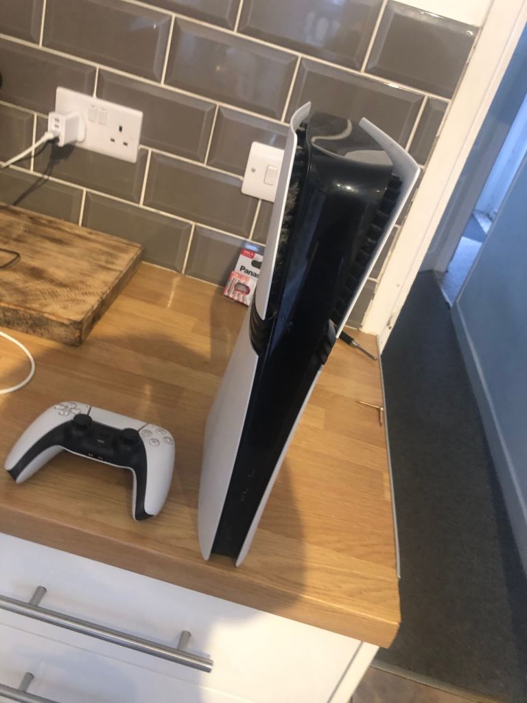 Ps5 pro 2tb mint condition 