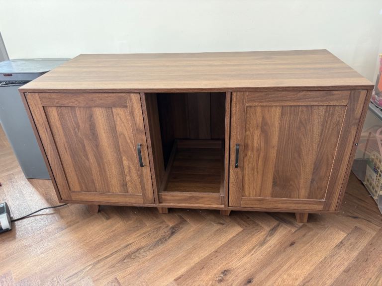 Double cat litter enclosure 