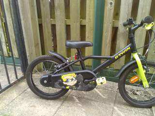 CHILD'S BIKE B'TWIN DARK HERO 500 WITH 16" WHEELS  *LIKE NEW*