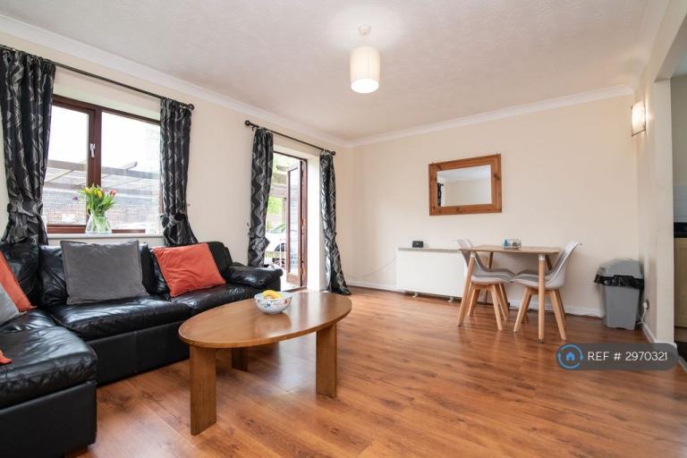 3 bedroom flat in Kings Court, Birmingham, B1 (3 bed) (#2970321)