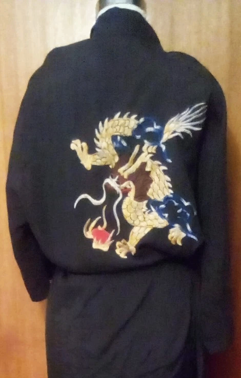 Vintage Grey-Black Midi Length Japanese Embroidered Kimono Bath Robe-Size Medium.POST OR COLLECT!
