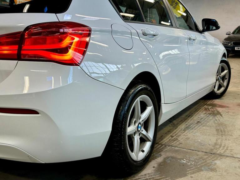 BMW 1 SERIES 1.5 118i SE Euro 6 (s/s) 5dr 2018