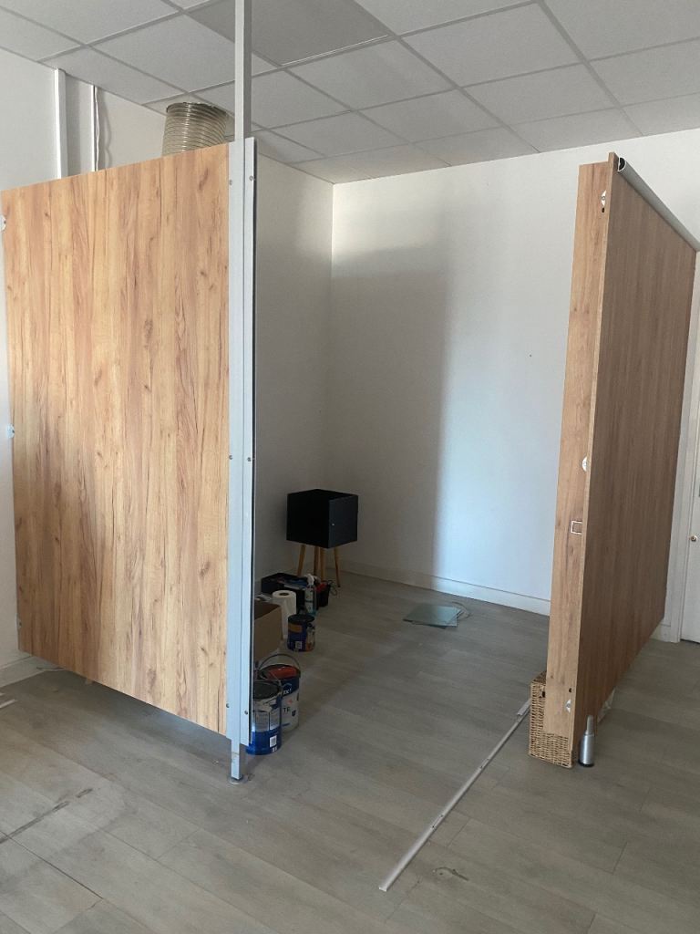 Salon wooden cublicle with door 
