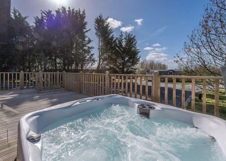 30th Oct - 2 nights ⭐️ Adults only 💦 Hot tub 