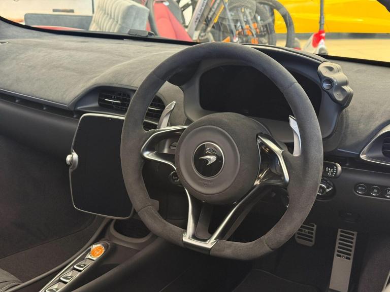  McLaren Artura 3.0T V6 7.4kWh Performance Spider 2dr Petrol Plug-in Hybrid SSG Euro 6 (s/s Petro...