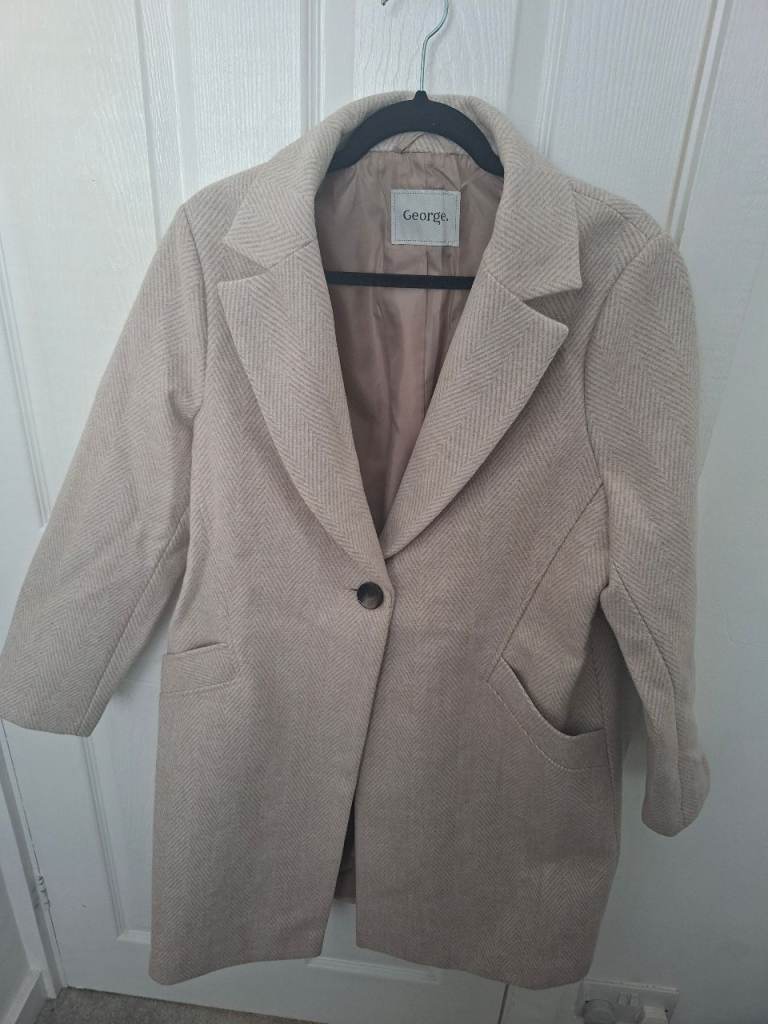 Beige Herringbone Coat. Size 18. Only worn a couple of times. 2 front pockets