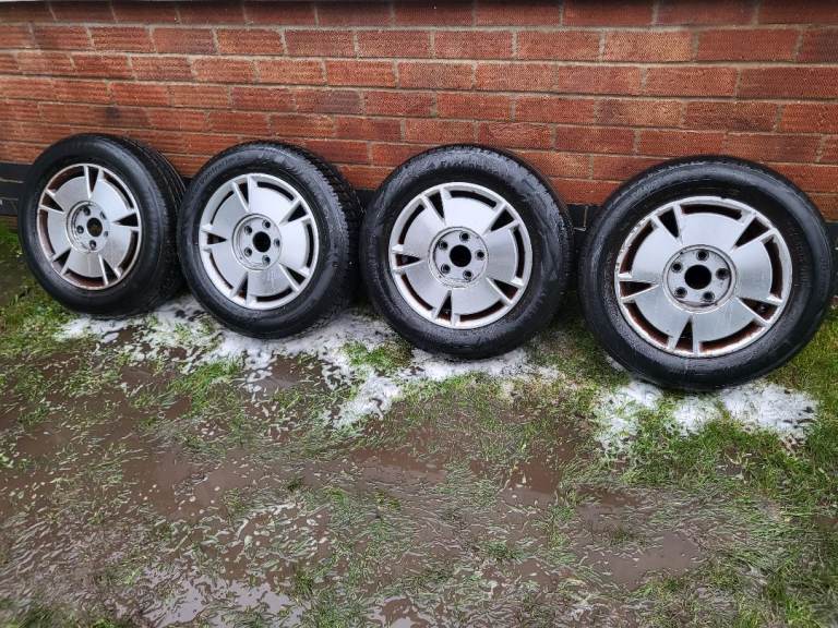 15 inch Honda Civic Alloy wheels 