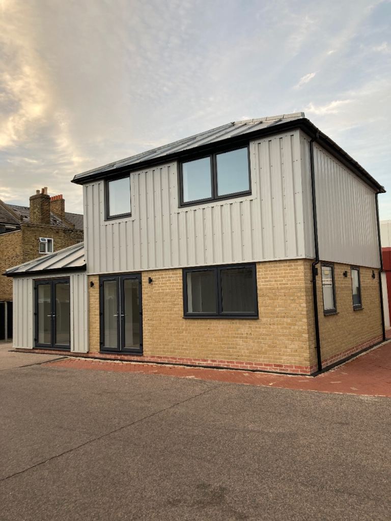 Commercial property for Rent / Lease in Camberwell with 5 rooms