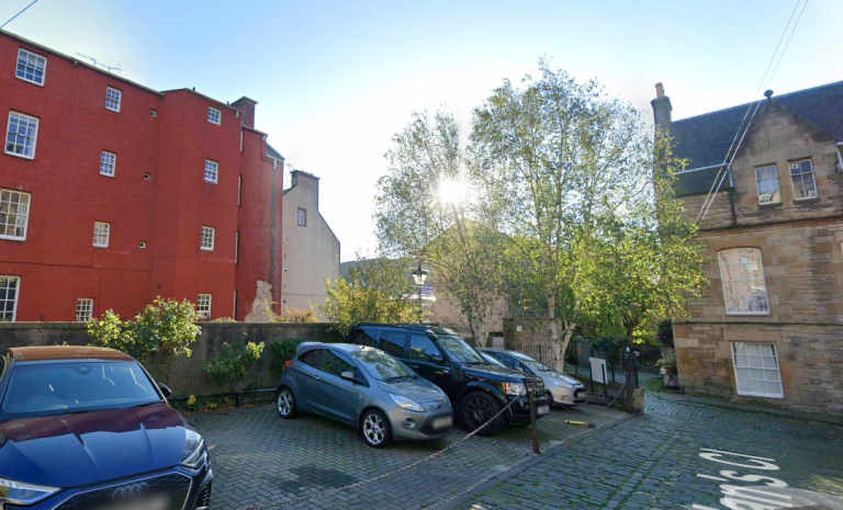 Private parking space - Boyd’s Entry 