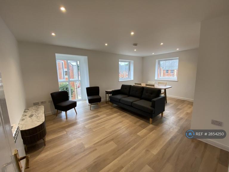 4 bedroom flat in Colchester, Colchester, CO2 (4 bed) (#2854250)