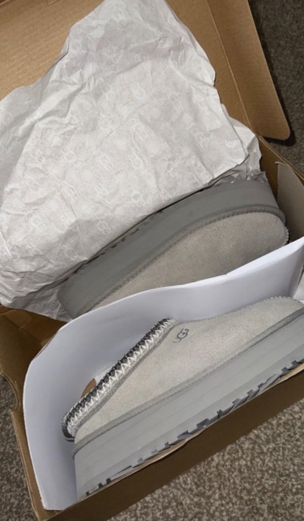 image for Ugg slipper shoes