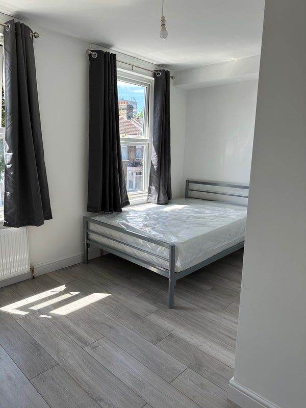 DSS UC LCW PIP BENEFITS DOUBLE ROOM LEEDS