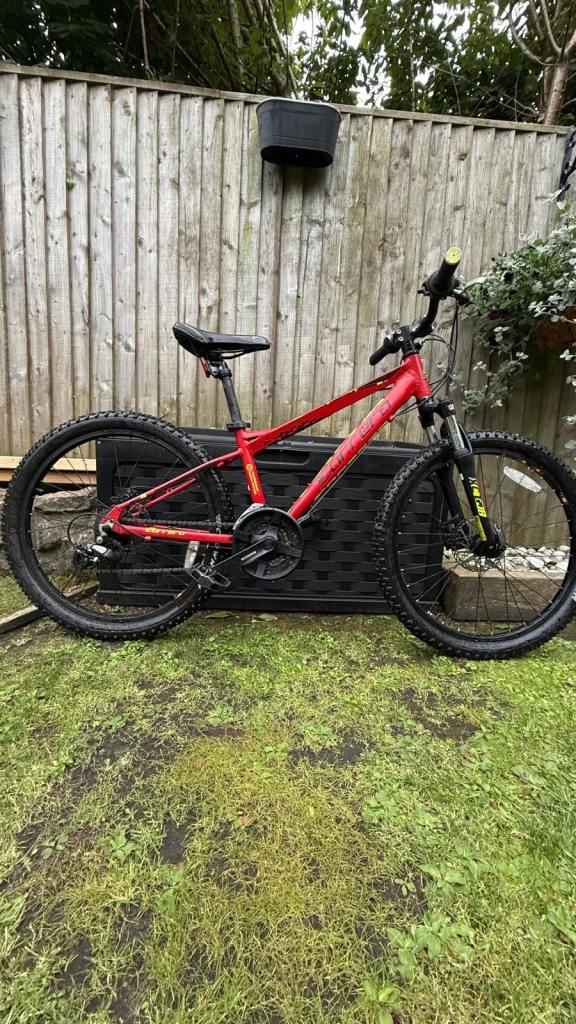 Junior Carrera mountain bike