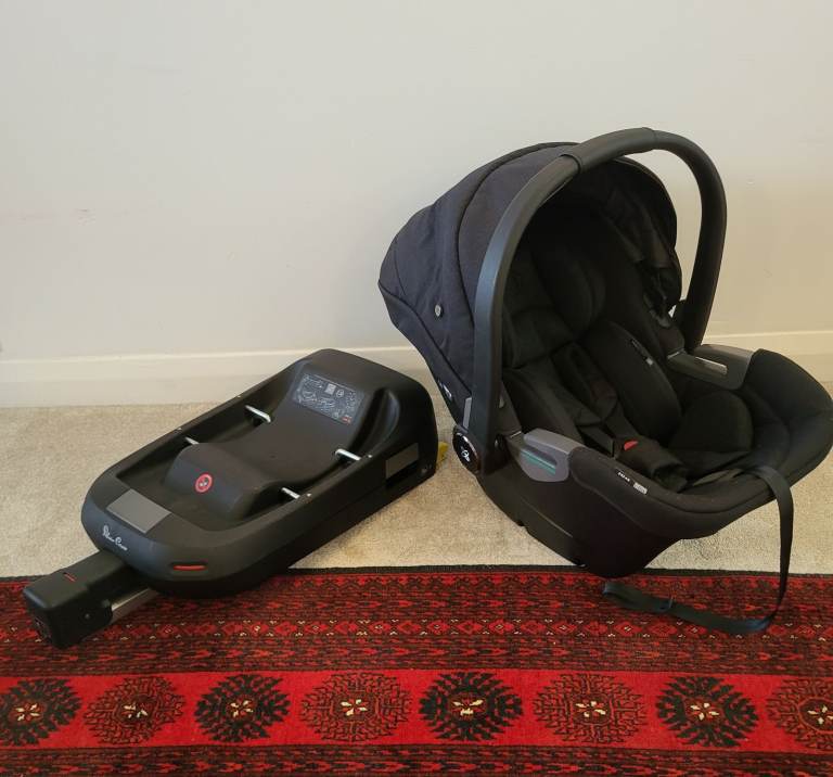 Silver Cross Dream i-Size Baby Car Seat and ISOFIX Base – Black, Great Condition
