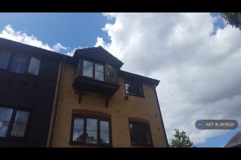 1 bedroom flat in Kilberry Close, Isleworth, TW7 (1 bed) (#2878221)