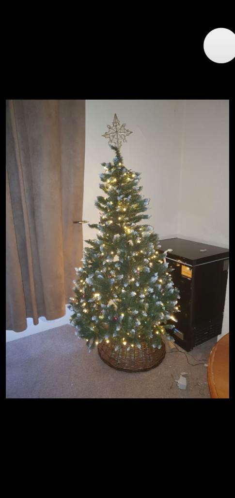 6ft pre-lit xmas tree