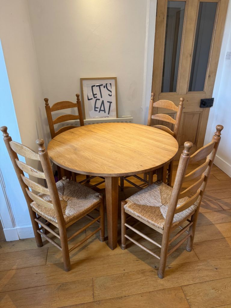 Table and chairs set
