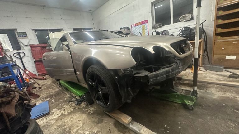 BREAKING Mercedes Benz CL500 2000