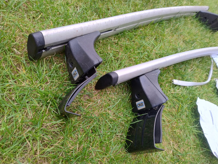 Cruz AIRO T Roof bars 108cm Alfa Giulietta 