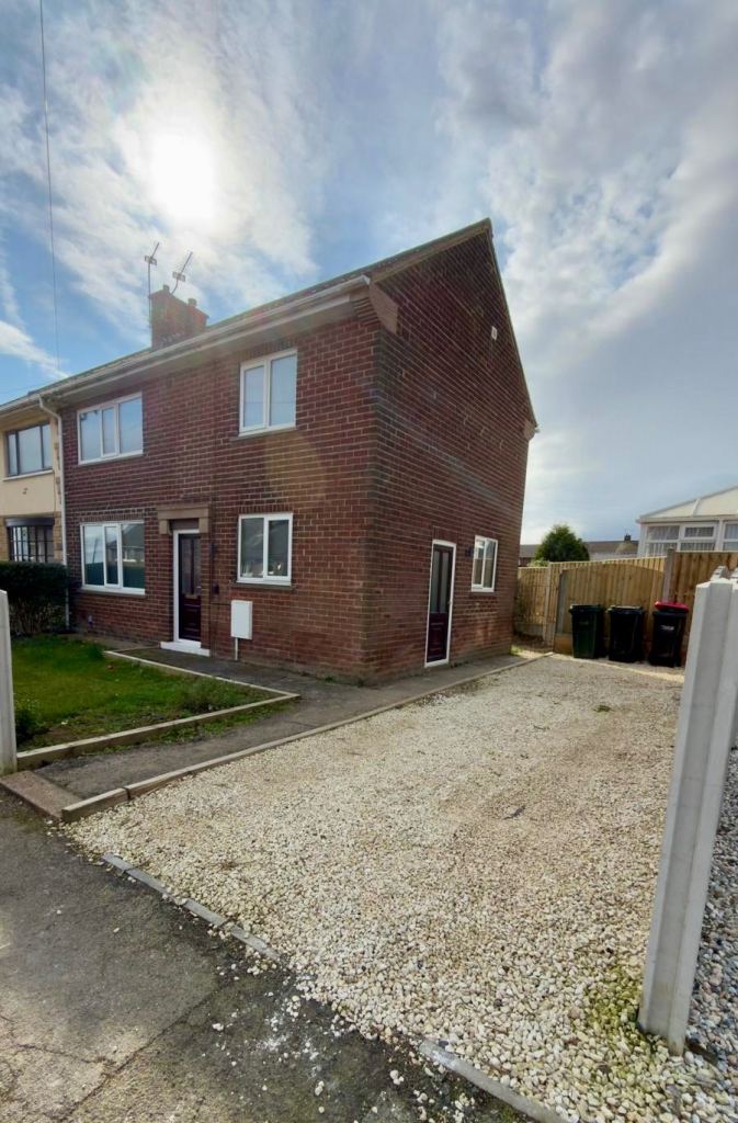 3 BEDROOM SEMI DETACHED, KIMBERWORTH PARK, Rotherham 