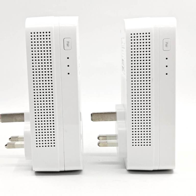 Pass through power line adapters TP Link 1300.