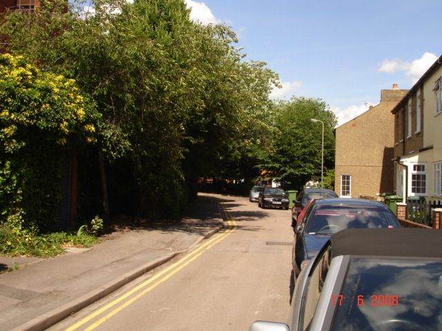 1st Floor 1 Bedroom Apartment in the Heart of Staines Town Centre