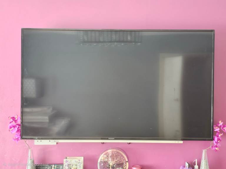 Toshiba 55 inch Smart TV 55UA2B63DB – Needs LED Repair