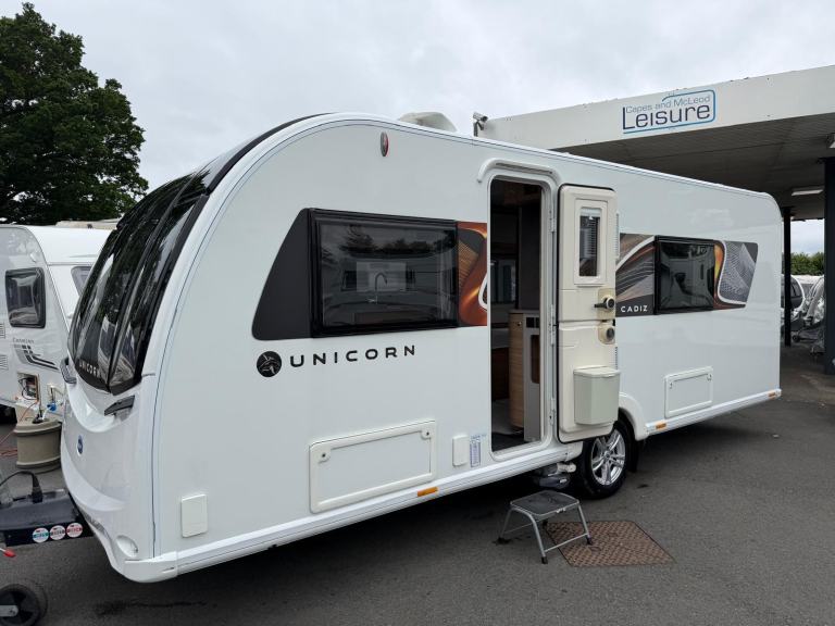 2022 BAILEY UNICORN CADIZ, 4 BERTH, FIXED SINGLE BEDS, ONE OWNER, MOVER, ALDE