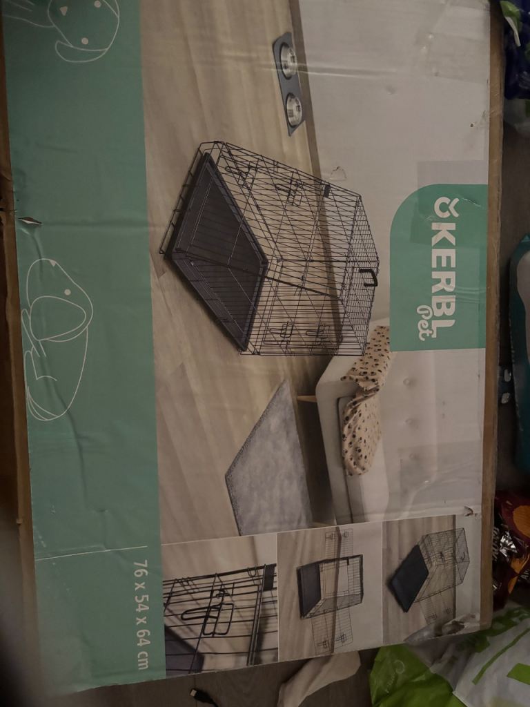 Dog crate used once in box collection de757rt