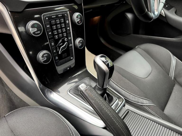 2016 Volvo V40 2.0 D2 Momentum Nav Plus Hatchback 5dr Diesel Manual Euro 6 (s/s) (120 ps) Hatchba...