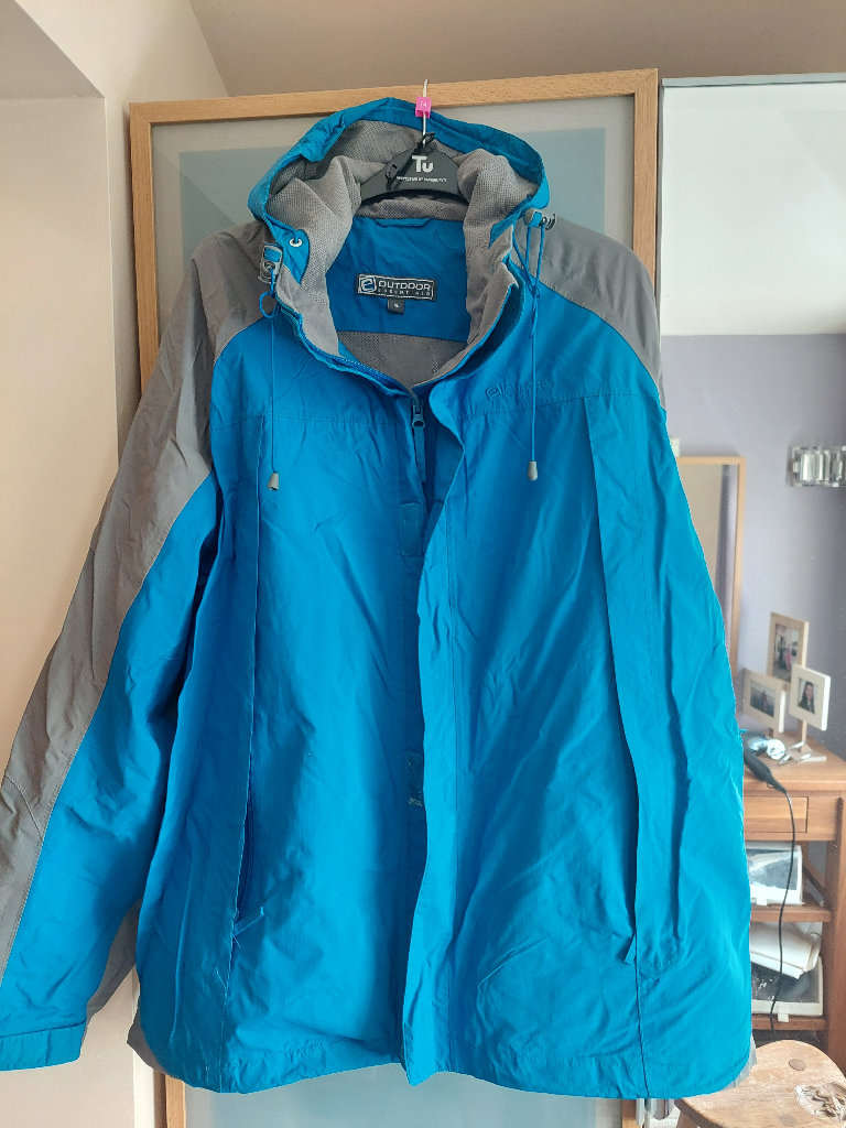 Mens hooded Raincoat size XL 