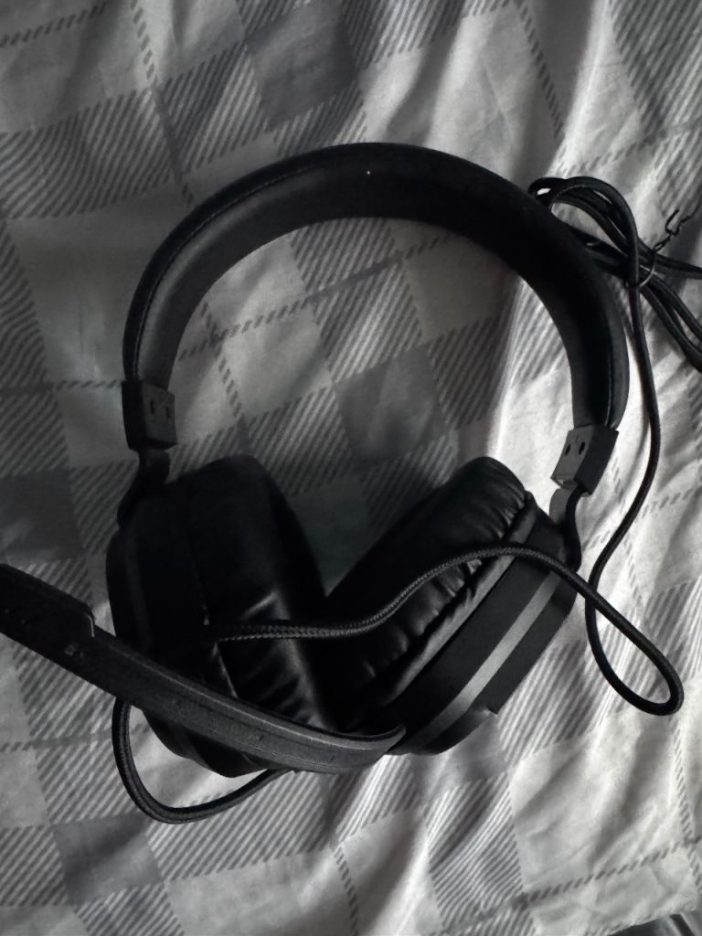 Brand new gaming headphones 
