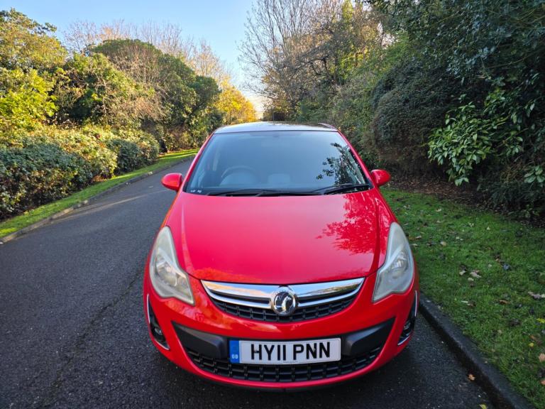 VAUXHALL CORSA 1.4 16v (A/C) SXi - AUTOMATIC - 5 DOOR - 2011 *LOW MILES*